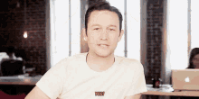 jgl joseph gordon levitt yes thumbs up jgl joseph gordon levitt yes thumbs up