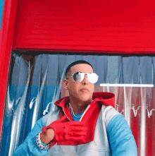 Sacudirse Daddy Yankee GIF - Sacudirse Daddy Yankee Pam GIFs