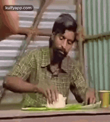How To Eat Parotta.Gif GIF - How To Eat Parotta Parotta Soori GIFs