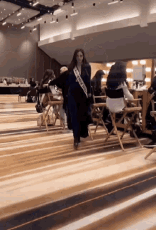 ดรูอิ้น เดินแบบ GIF - ดรูอิ้น เดินแบบ Miss Universe GIFs