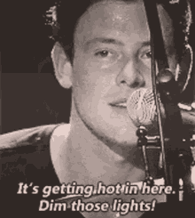 Im Getting Hot In Here Glee GIF - Im Getting Hot In Here Glee Cory Monteith GIFs