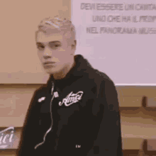 amici17 biondo biemma tongue out stare amici17 biondo biemma tongue out stare