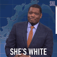 Shes White Michael Che GIF - Shes White Michael Che Saturday Night Live GIFs