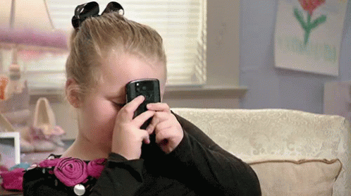 When I Don'T Want To Talk To Someone GIF - Honey Boo Boo Text Texting GIFs