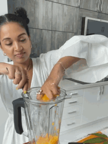 Squeeze Chef Priyanka GIF - Squeeze Chef Priyanka Cooking GIFs