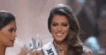 Pia Wurtzbach Miss Universe GIF - Pia Wurtzbach Miss Universe Crown GIFs