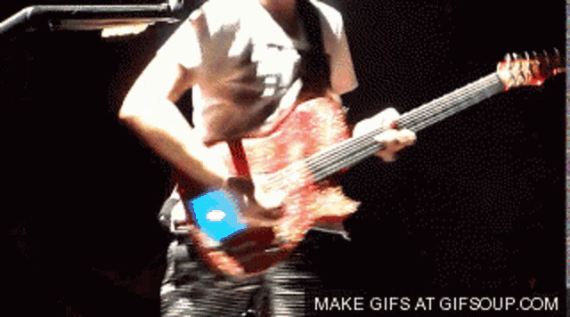 matt-bellamy-guitar.gif