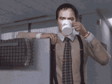 Quentin Tarantino Morphin GIF - Quentin Tarantino Morphin Cup GIFs