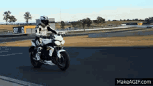 Caballito En Moto GIF - Caballito Moto Motocicleta GIFs