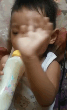 Baby Bottle GIF - Baby Bottle Drink GIFs