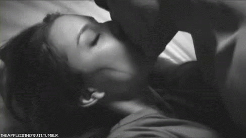 Making Out,kiss,intimate,passionate,gif,animated gif,gifs,meme.