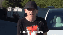 I Dont Know Lincoln And Dan GIF - I Dont Know Lincoln And Dan Whats Inside A Tesla Seat GIFs