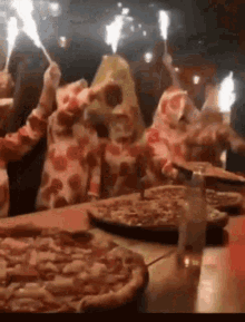 pizza-pizza-lovers.gif