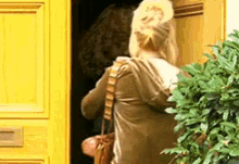 Absolutely Fabulous Close Door GIF - Absolutely Fabulous Close Door Bye GIFs