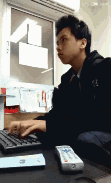 Typing Fast GIF - Typing Fast Work GIFs