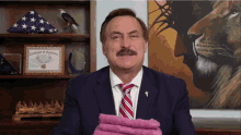 Mike Lindell Towel GIF - Mike Lindell Towel My Pillow GIFs