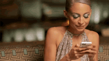 Sry This Is More Important GIF - Nicole Richie One Second Finger GIFs