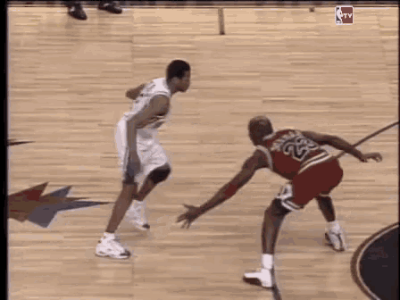 Iverson Crossover GIF - Iverson Crossover Jordan GIFs
