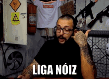 Liga Noiz Talking GIF - Liga Noiz Talking Shaka Sign GIFs