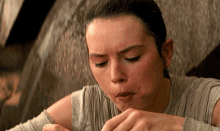 Star Wars Rey GIF - Star Wars Rey Eating GIFs