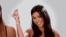 Shade Kourtney Kardashian GIF - Shade Kourtney Kardashian Snap Fingers GIFs