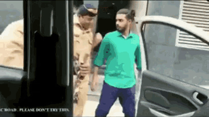 indian-police-kiki-challenge.gif
