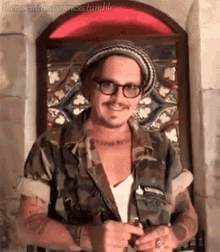 johnny depp actor smile chuckle shades on johnny depp actor smile chuckle shades on