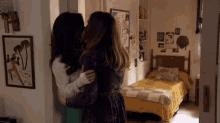 Luimelia Luisita And Amelia GIF - Luimelia Luisita And Amelia Kissing GIFs