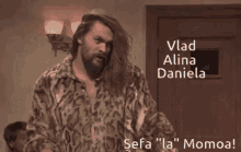 Vlad Alina Daniela șefa La Momoa GIF - Vlad Alina Daniela șefa La Momoa A Lu Vlad GIFs