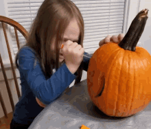 Pumpkin Carve Stab GIF - Pumpkin Carve Carve Stab GIFs
