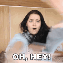 Oh Hey Fionafrills GIF - Oh Hey Fionafrills Whats Up GIFs