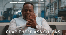 Why Him Clapping GIF - Why Him Clapping Cedric The Entertainer GIFs