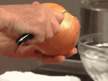 Peeling Onions GIF - Peeling Onions Back GIFs