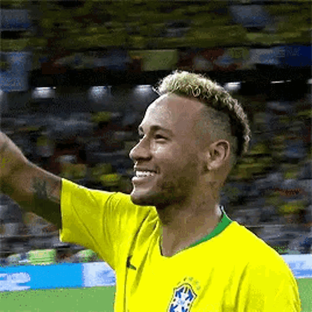 Figurinha de Neymar no álbum da Copa pode ser vendida por até R$ 9 mil