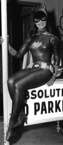 Batgirl Yvonne Craig GIF - Batgirl Yvonne Craig Smile GIFs
