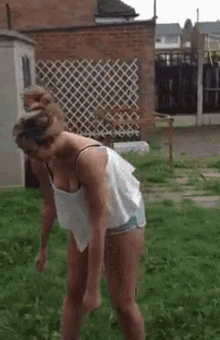 Cool Off Bitch Cool Down GIF - Cool Off Bitch Cool Down Ice Bucket GIFs