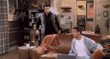 friends chandler bing matthew perry joey tribbiani matt le blanc