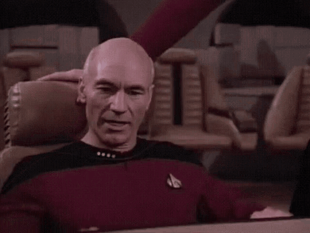 Typing Star Trek GIF - Typing Star Trek Patrick Stewart - Descubre & Co...