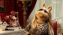 The Muppets Miss Piggy GIF - The Muppets Miss Piggy Im Partying It Up GIFs