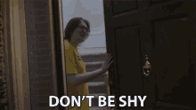 Dont Be Shy Feel At Home GIF - Dont Be Shy Feel At Home Come In GIFs