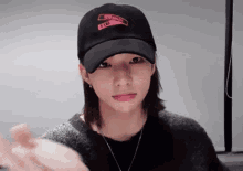 Hyunjin Hwang Hyunjin GIF - Hyunjin Hwang Hyunjin I Dont Know GIFs