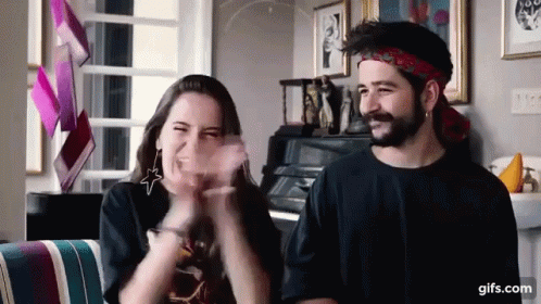 Evaluna Aplaudiendo GIF - Evaluna Aplaudiendo Happy GIFs