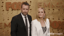 couple posing jason jones samantha bee emmys couple posing jason jones samantha bee emmys