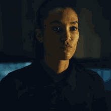 Looking Around Visser GIF - Looking Around Visser Agent Game GIFs