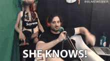 She Knows Shes Aware GIF - She Knows Shes Aware Shes In The Know GIFs