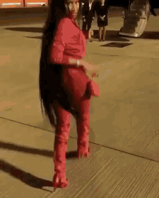 Nicki Minaj Walking GIF - Nicki Minaj Walking Private Jet - Discover &  Share GIFs