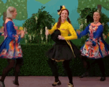 Toss Hat Emma Watkins GIF - Toss Hat Emma Watkins The Wiggles GIFs