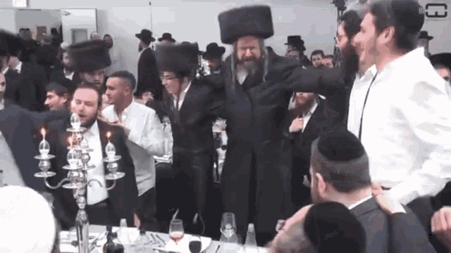 Нет ли у вас впечатления, что войну пора заканчивать Jews-dancing