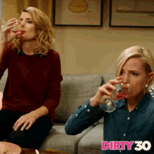 Dirty 30 GIF - Thirty 30 Thirty Years Old GIFs