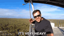 Its Very Heavy Heavy Weight GIF - Its Very Heavy Heavy Weight Weighty GIFs